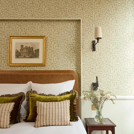 Des Orfevres Hotel