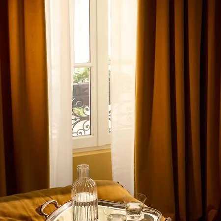 Des Orfevres Hotel 3*