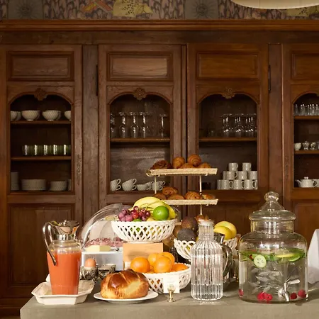 Des Orfevres Hotel