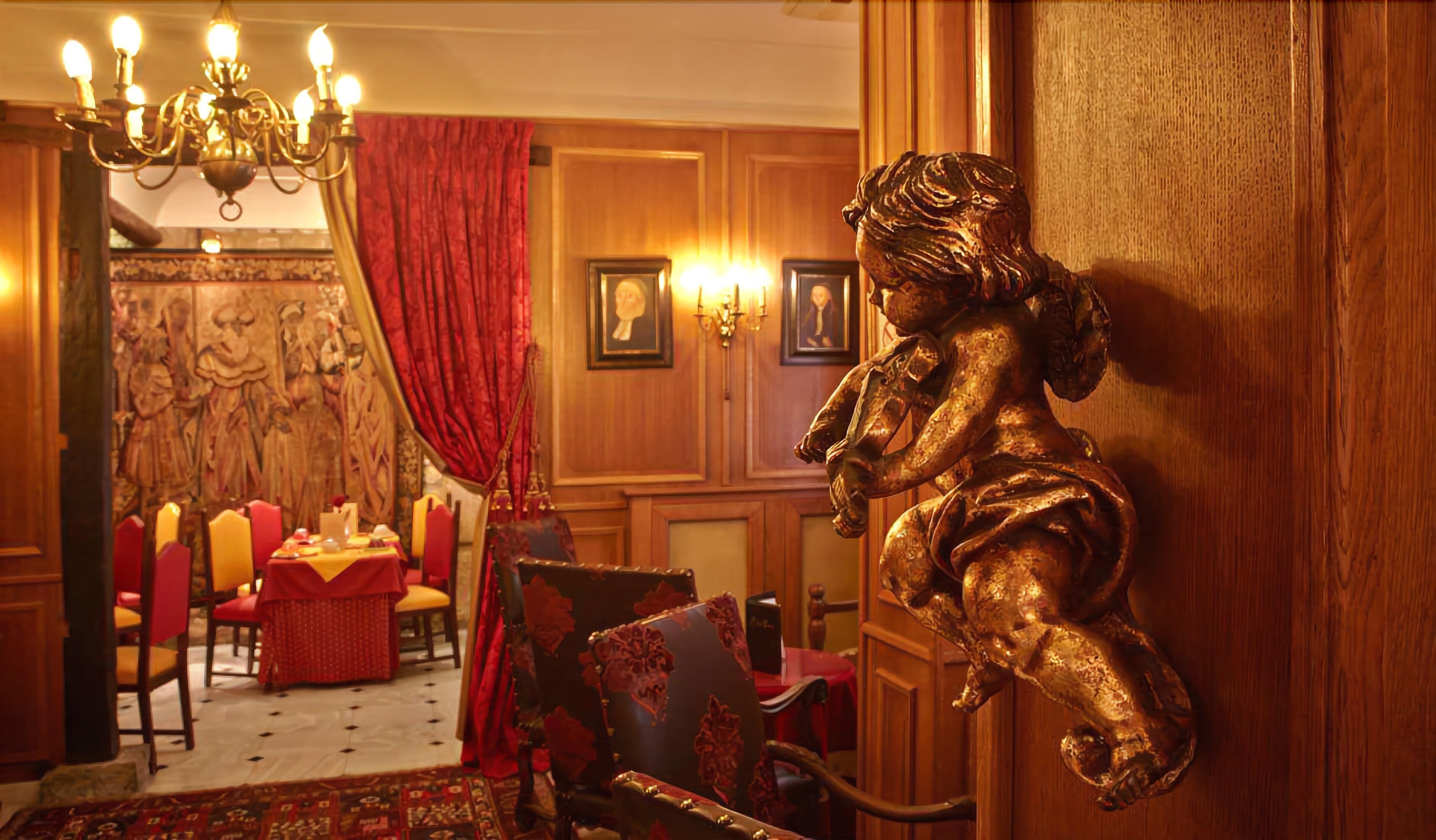 Grand Dechampaigne Hotel 3*