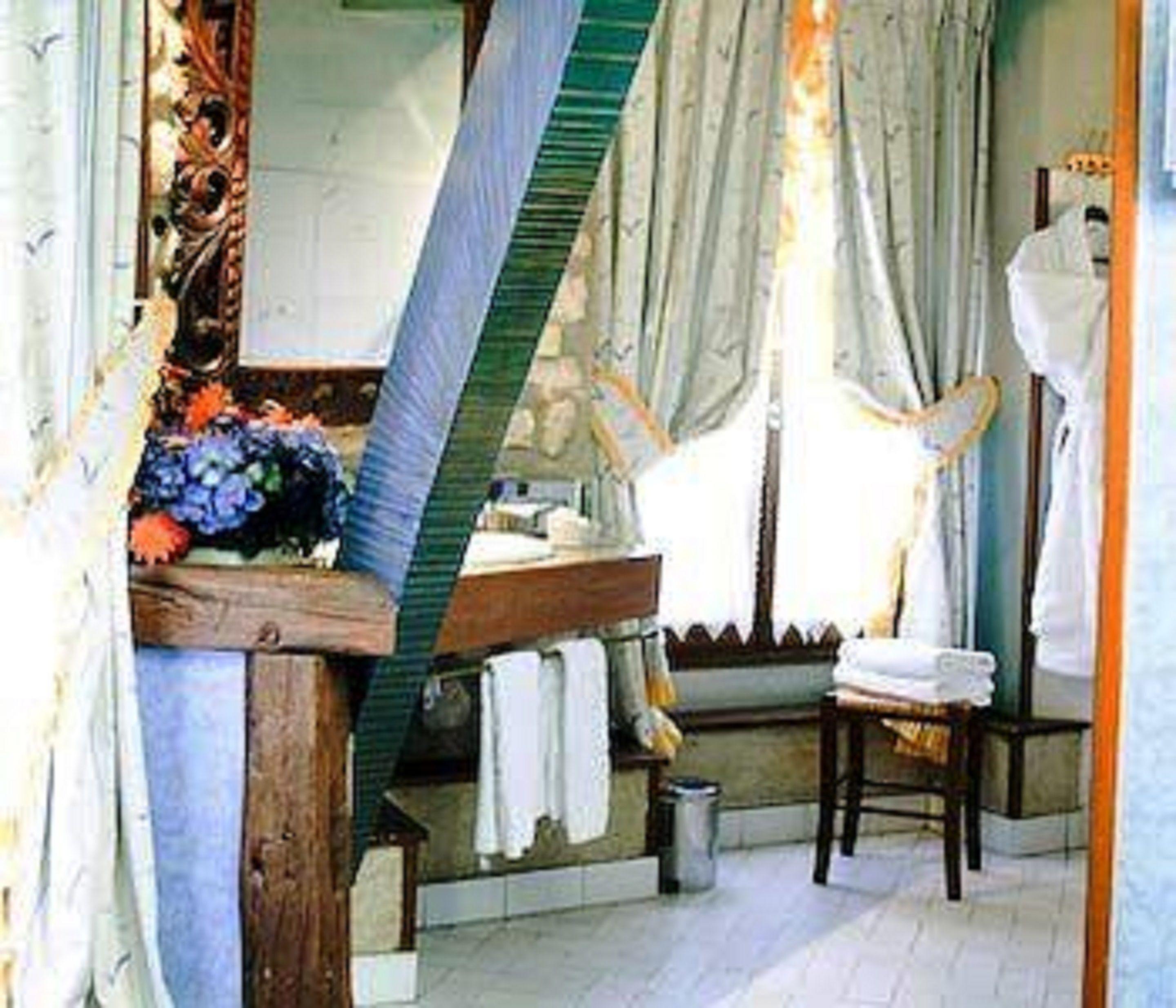 Des Orfevres Hotel 3*