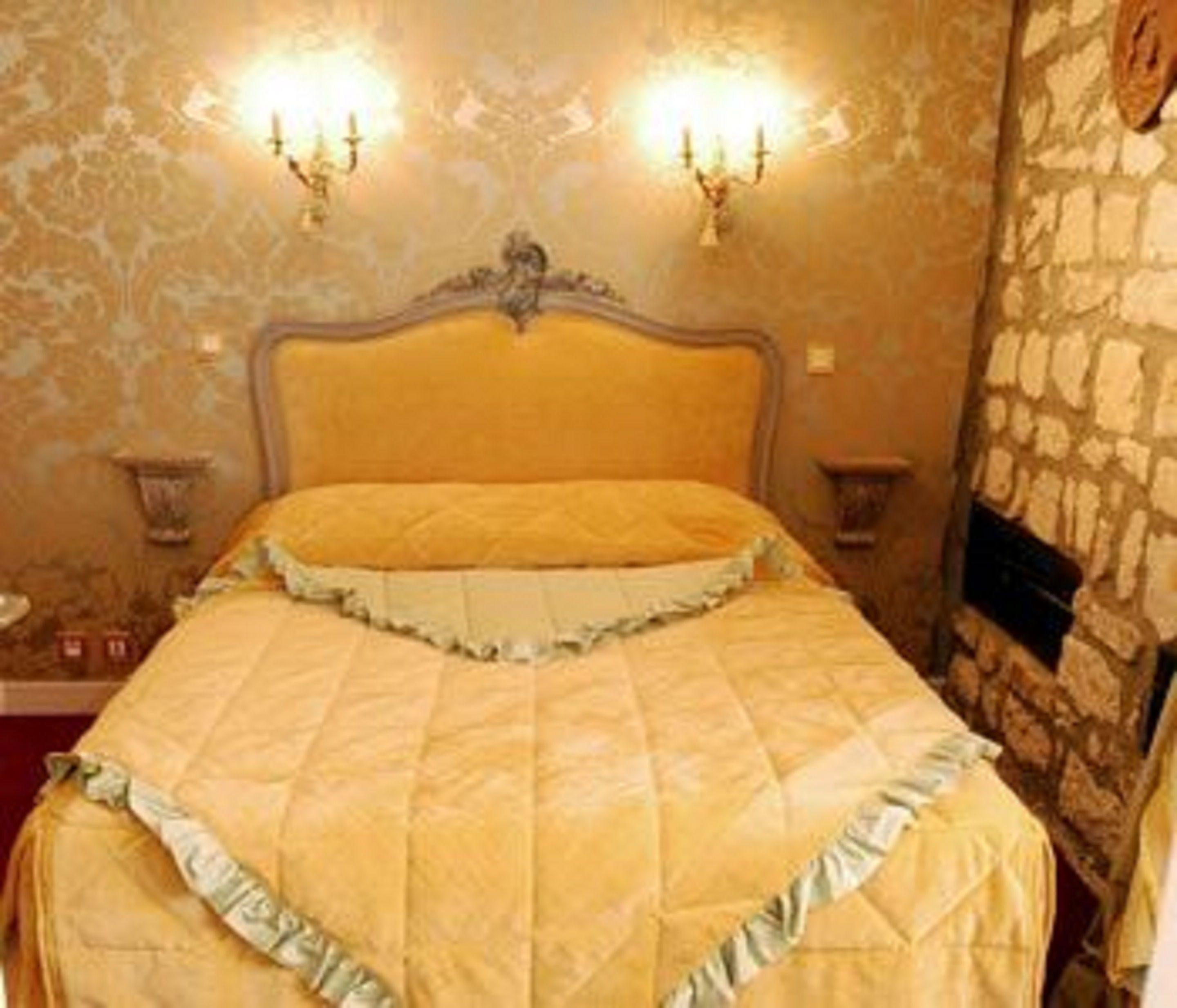 Hotel Des Orfevres 3*