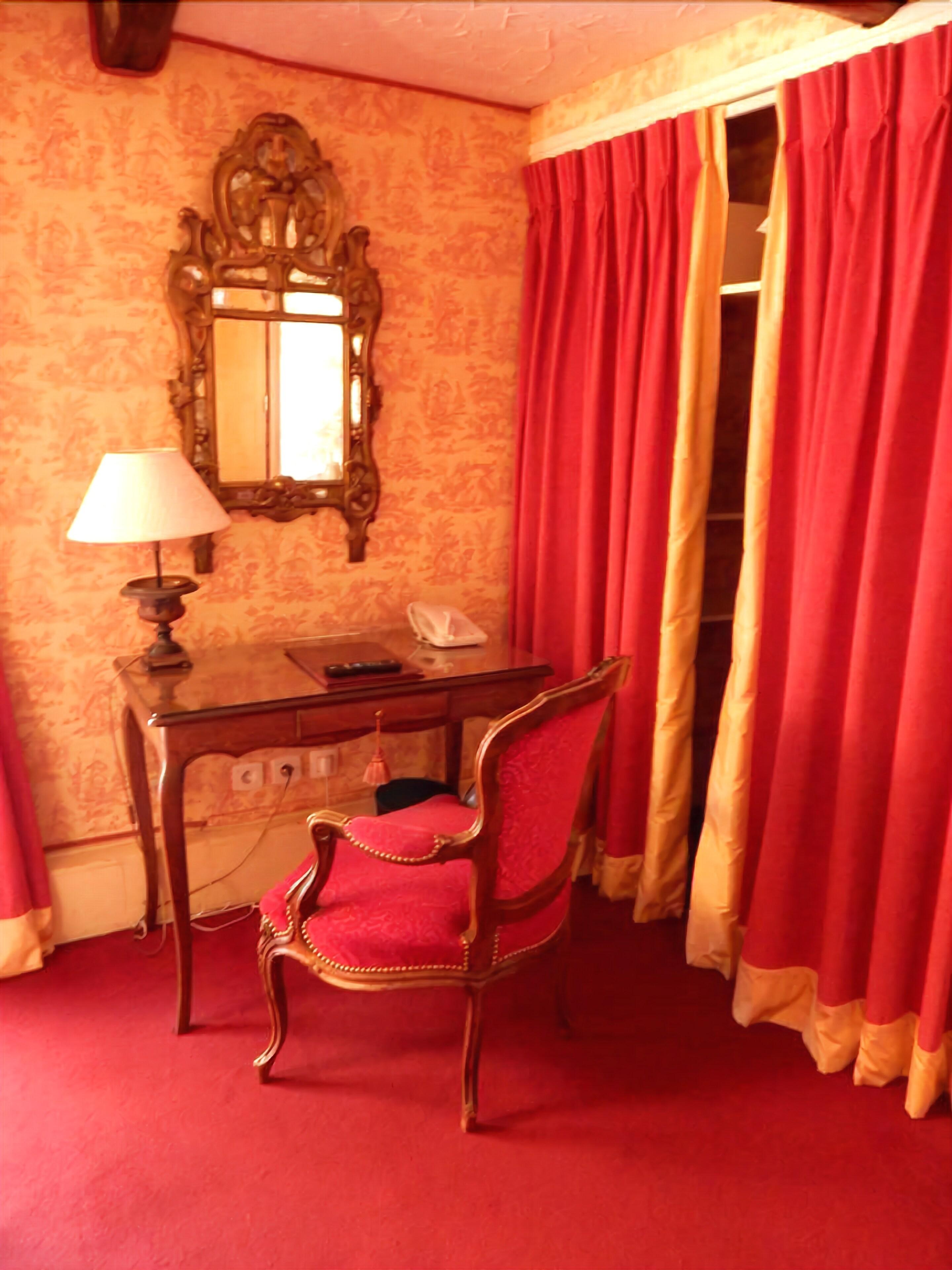 Des Orfevres Hotel 3*