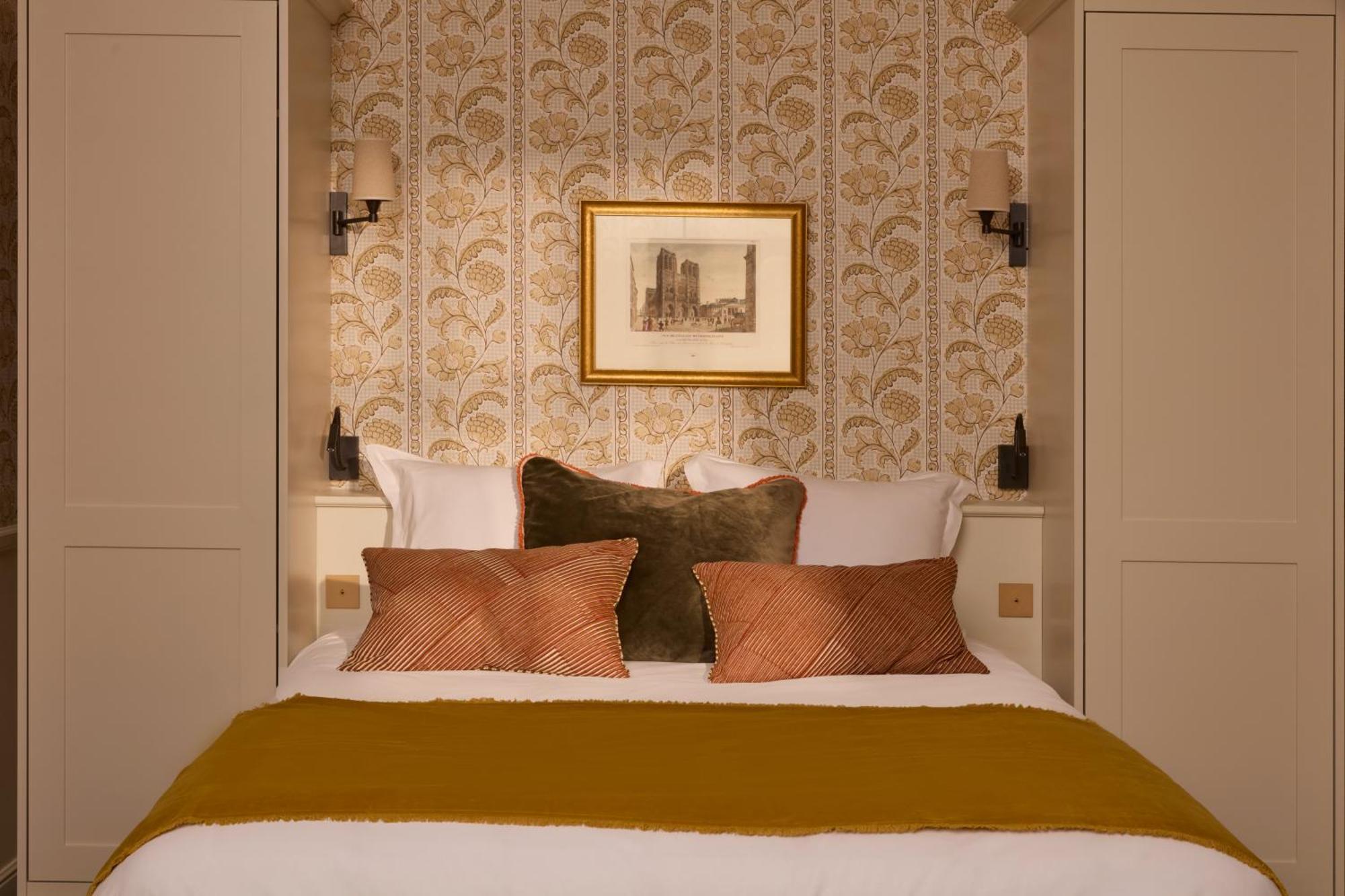 Des Orfevres Hotel 3*