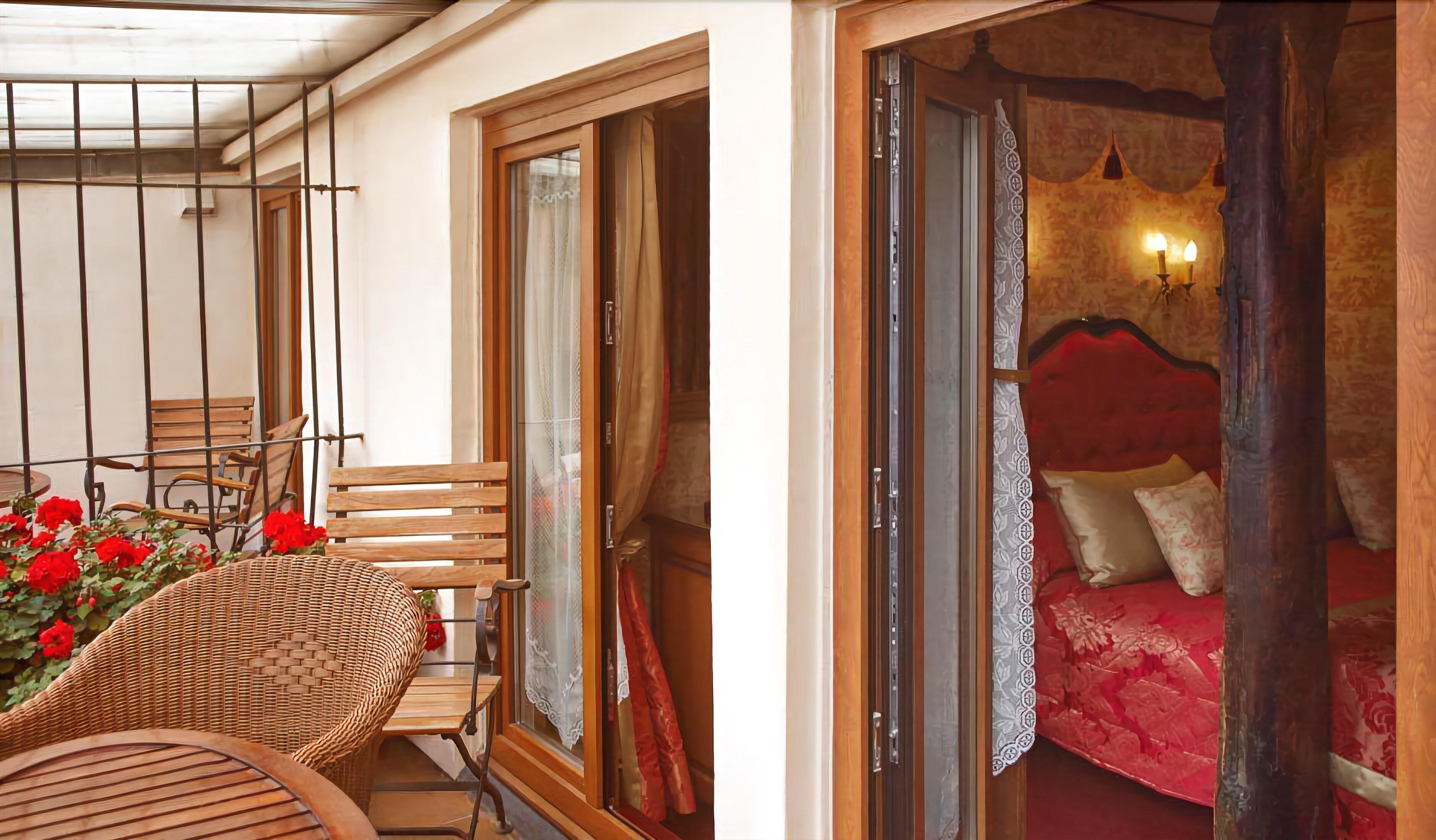 Grand Dechampaigne Hotel 3*